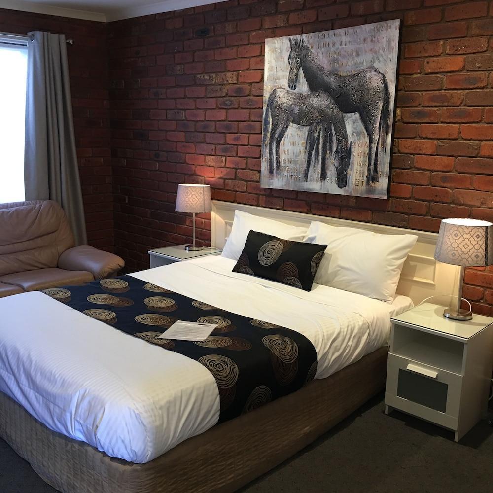 Melton Motor Inn And Apartments Экстерьер фото