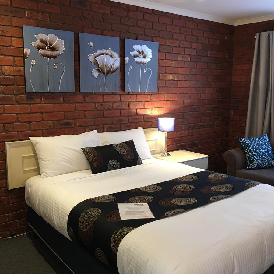 Melton Motor Inn And Apartments Экстерьер фото