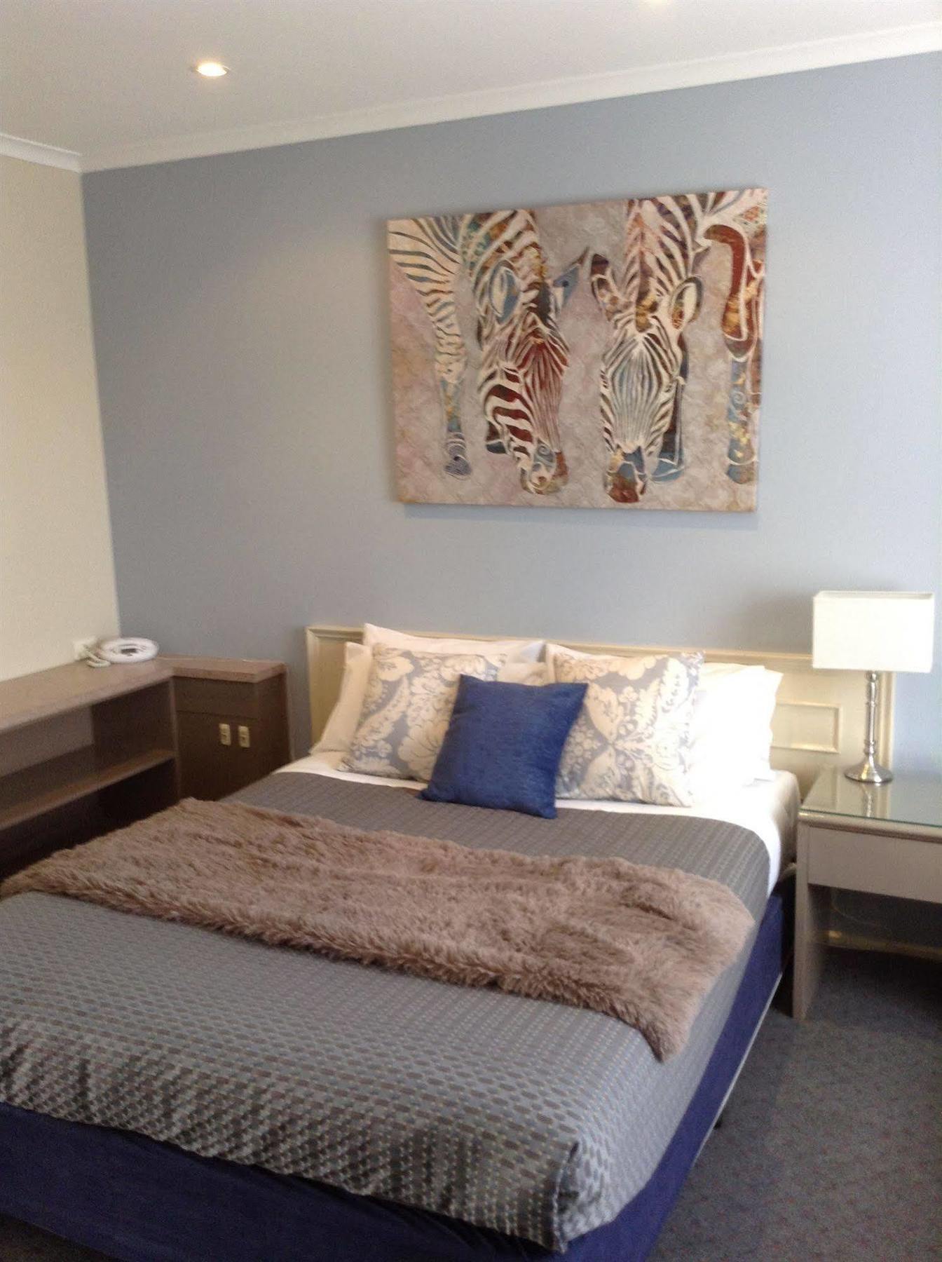 Melton Motor Inn And Apartments Экстерьер фото