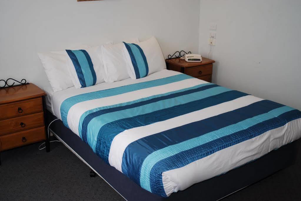 Melton Motor Inn And Apartments Экстерьер фото
