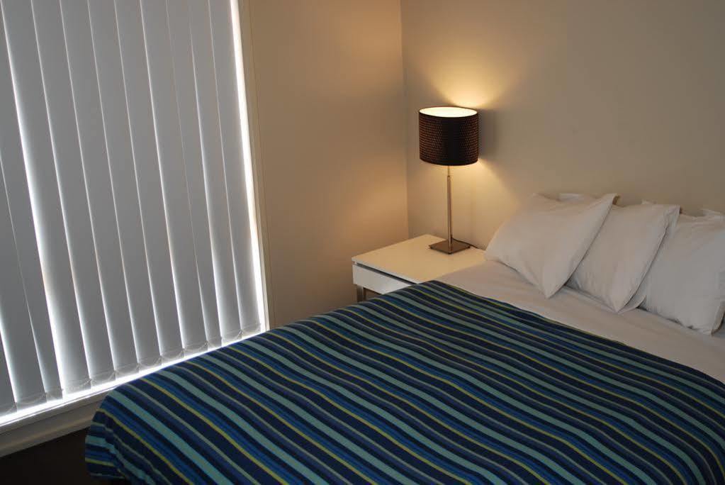 Melton Motor Inn And Apartments Экстерьер фото