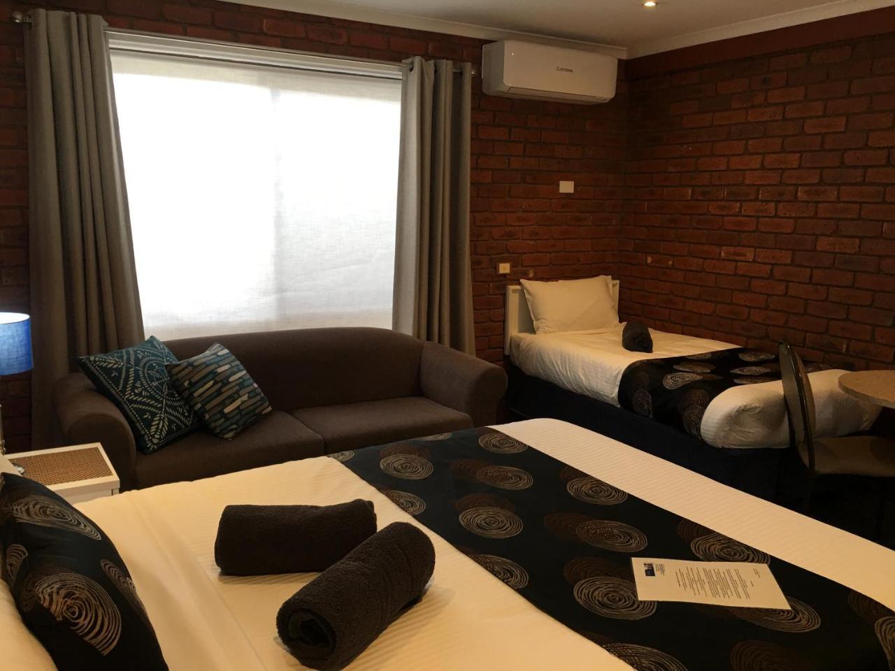 Melton Motor Inn And Apartments Экстерьер фото